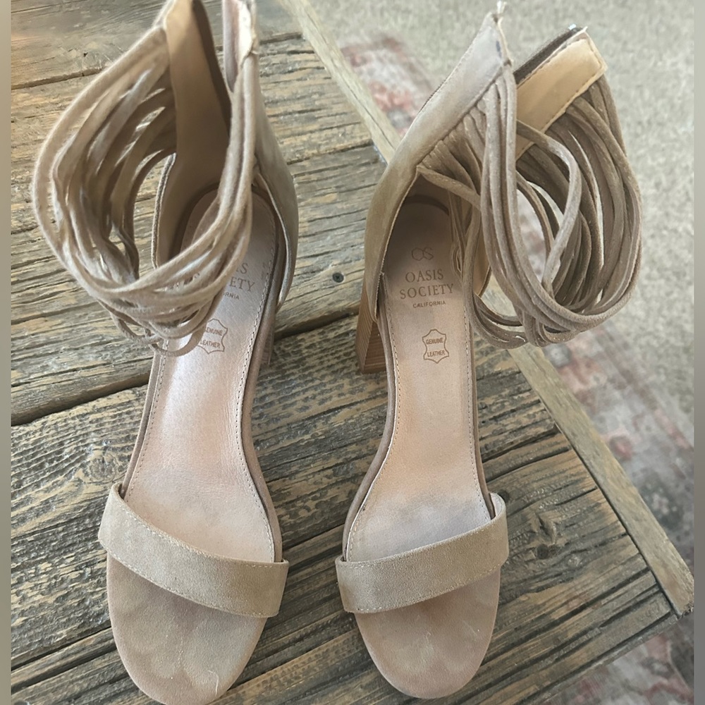 Vici Neutral Heeled Sandal- size 10